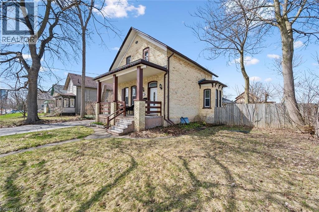 












156 WELLINGTON Street N

,
Kitchener,




Ontario
N2H5K1

