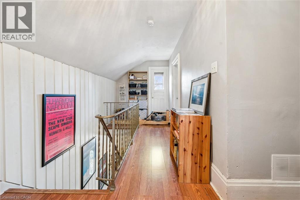 












156 WELLINGTON Street N

,
Kitchener,




Ontario
N2H5K1

