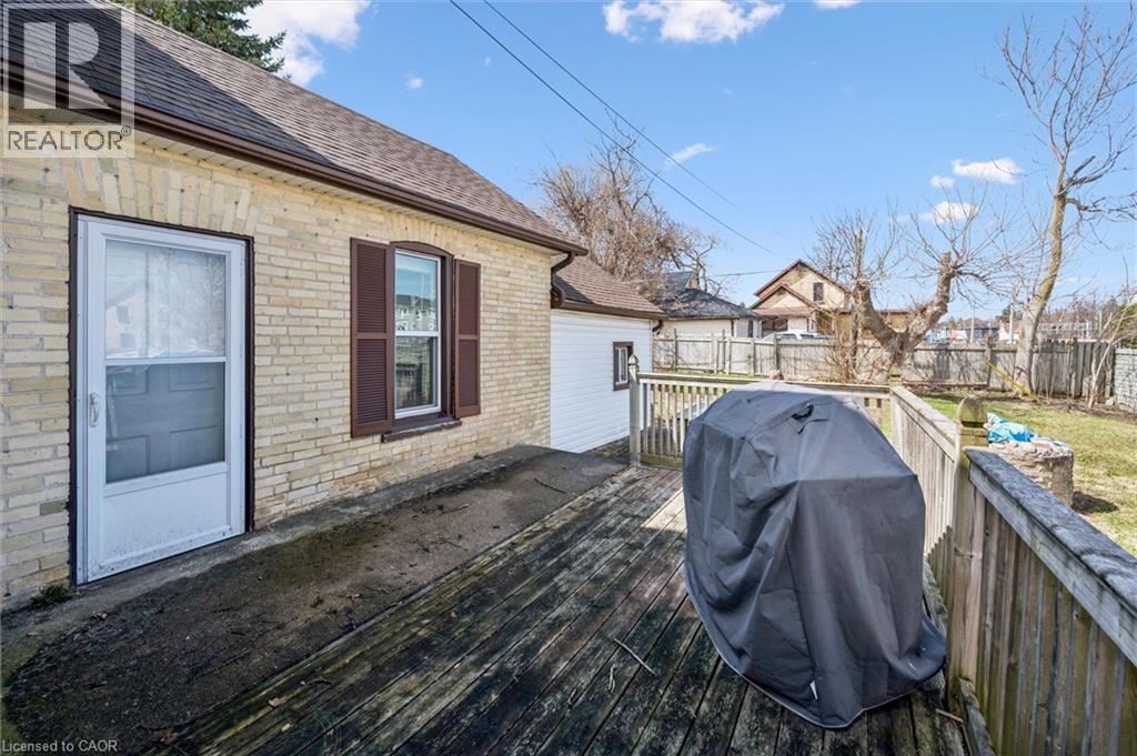 












156 WELLINGTON Street N

,
Kitchener,




Ontario
N2H5K1

