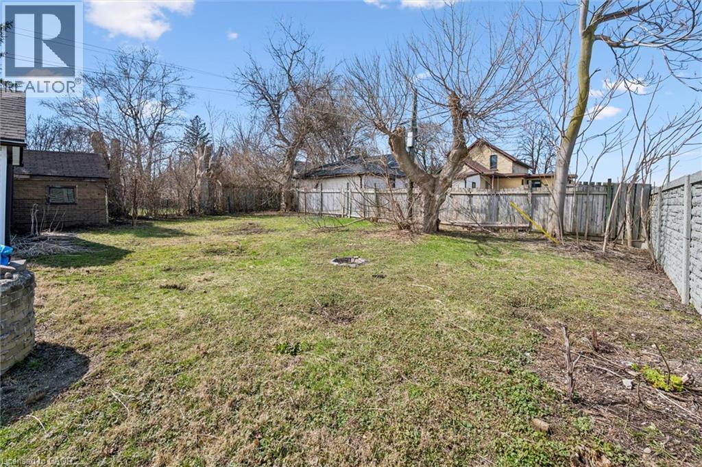 












156 WELLINGTON Street N

,
Kitchener,




Ontario
N2H5K1

