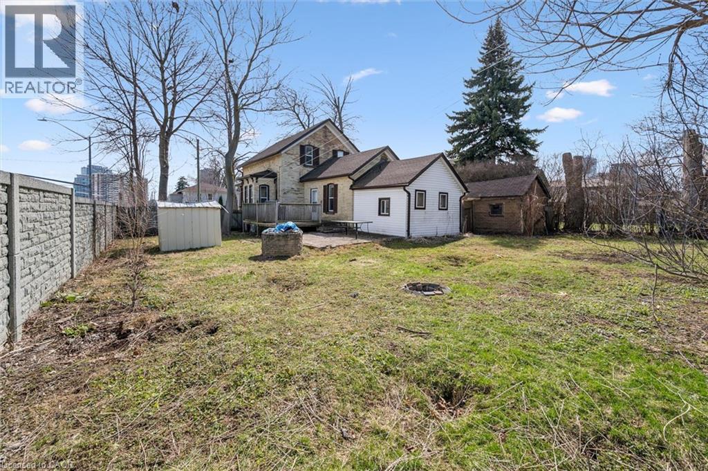 












156 WELLINGTON Street N

,
Kitchener,




Ontario
N2H5K1

