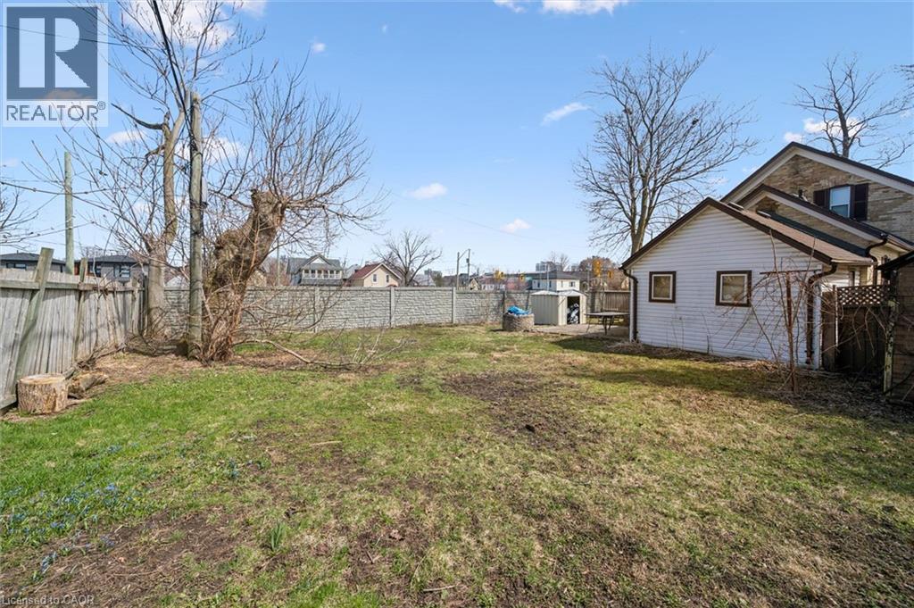












156 WELLINGTON Street N

,
Kitchener,




Ontario
N2H5K1

