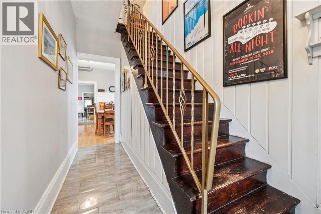 












156 WELLINGTON Street N

,
Kitchener,




Ontario
N2H5K1

