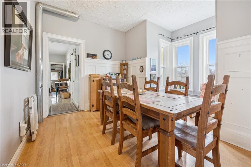 












156 WELLINGTON Street N

,
Kitchener,




Ontario
N2H5K1

