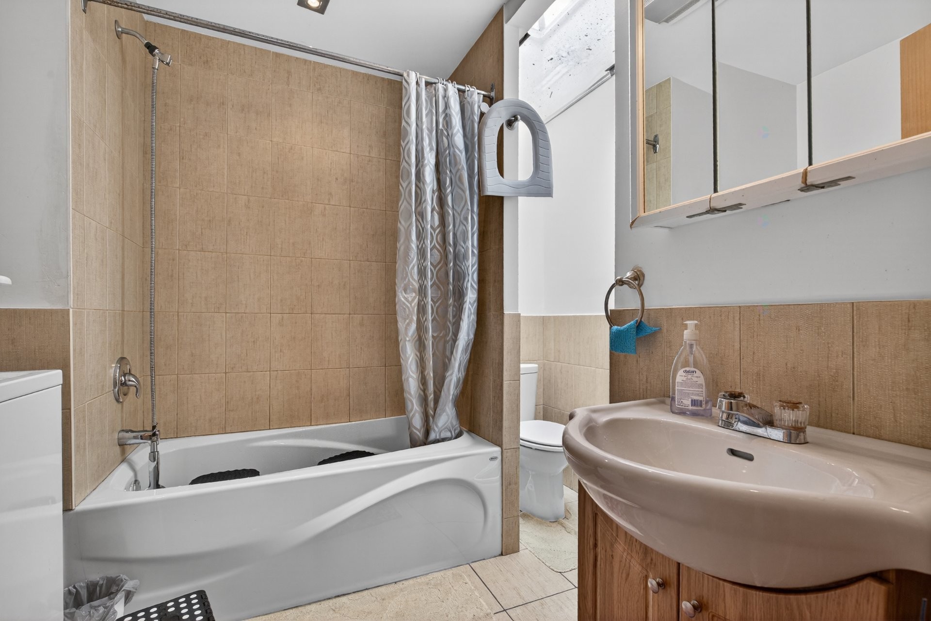 









7502


Rue de Boischatel

,
Montréal (Saint-Léonard),




QC
H1S2K8

