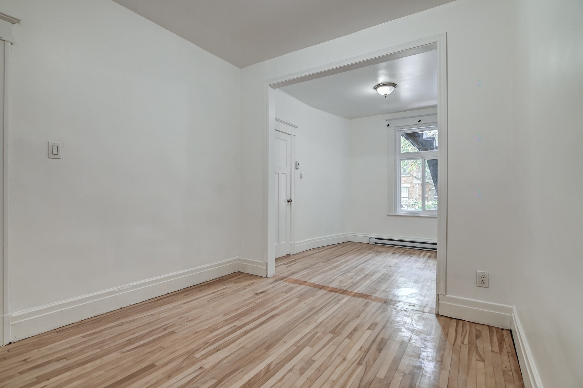 









4693


Rue De La Roche

,
Montréal (Le Plateau-Mont-Royal),




QC
H2J3J5

