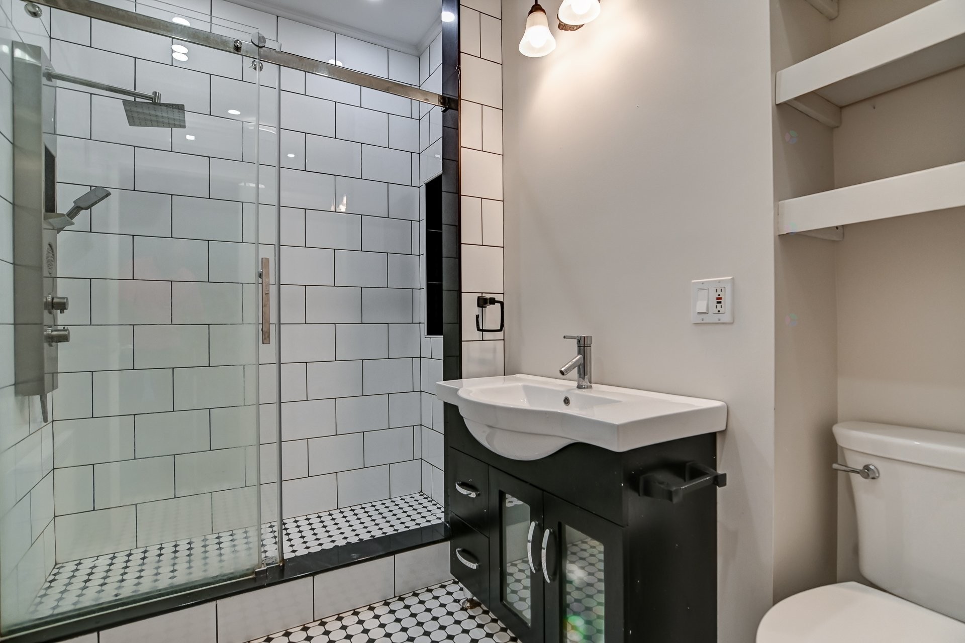 









4693


Rue De La Roche

,
Montréal (Le Plateau-Mont-Royal),




QC
H2J3J5

