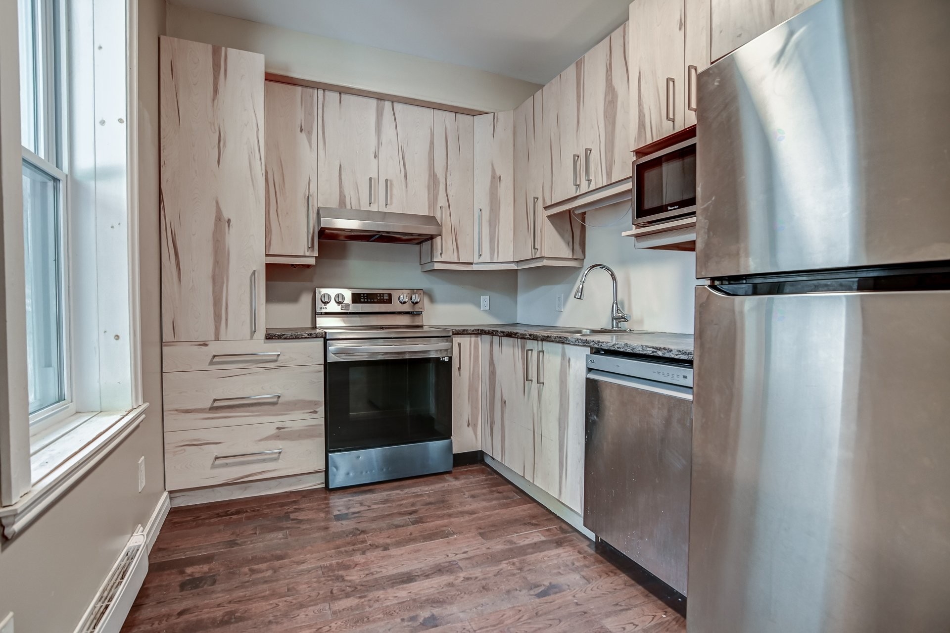 









4693


Rue De La Roche

,
Montréal (Le Plateau-Mont-Royal),




QC
H2J3J5

