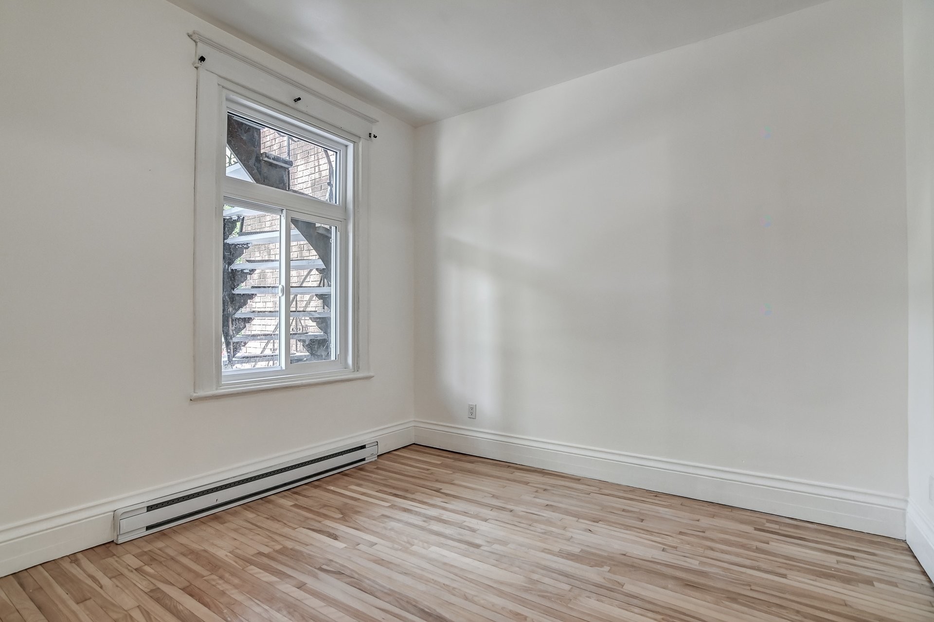 









4693


Rue De La Roche

,
Montréal (Le Plateau-Mont-Royal),




QC
H2J3J5

