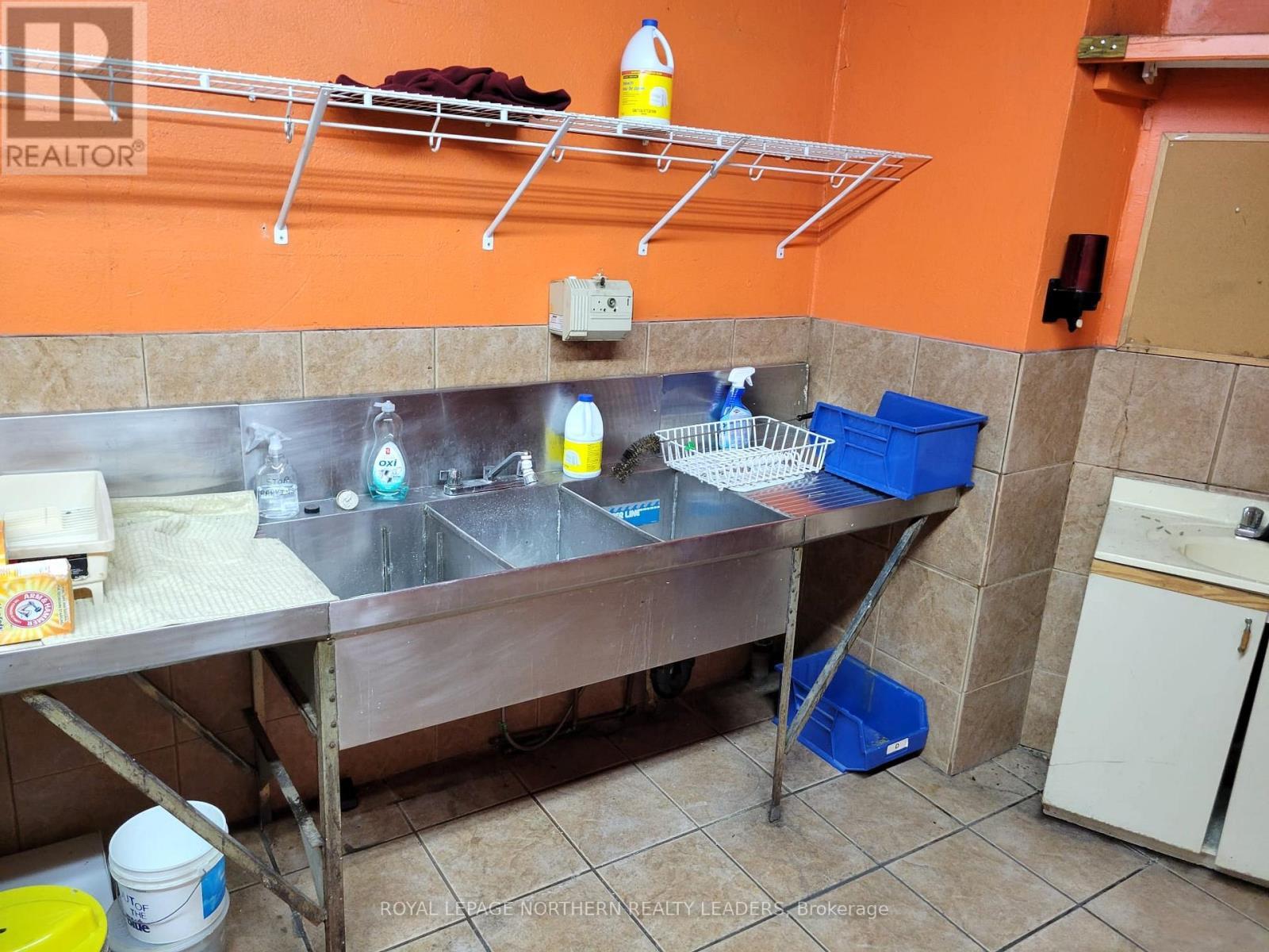 












MAIN FLOOR - 61 BRUCE AVENUE

,
Timmins (SP - Main Area),




Ontario
P0N1H0

