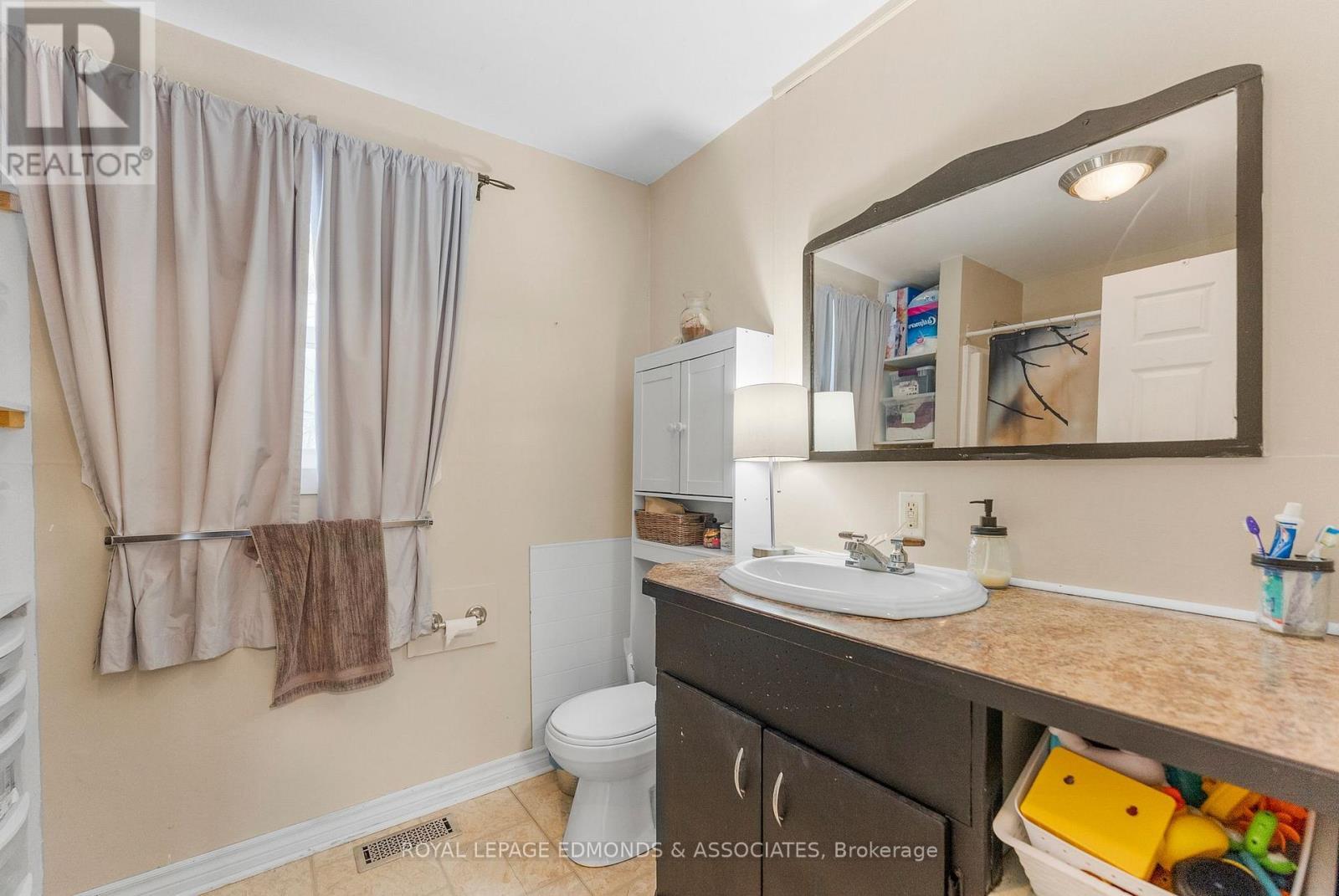 












249 WILFRED STREET

,
Pembroke,




Ontario
K8A5K8

