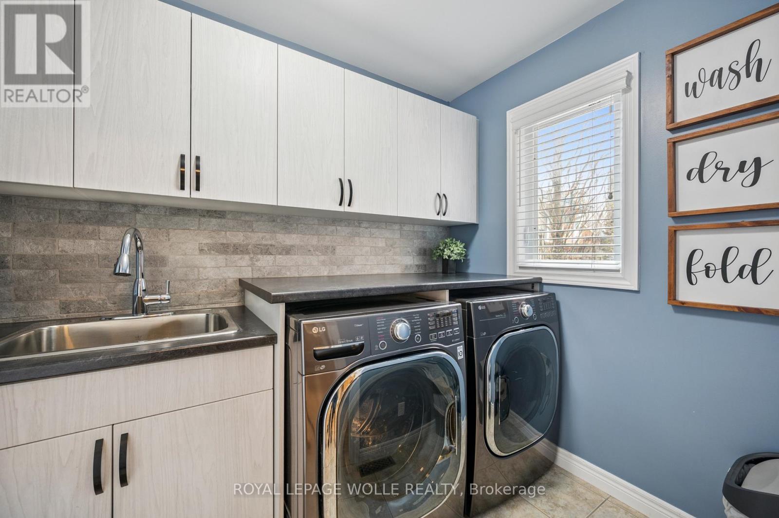 












111 MUSCOVEY DRIVE

,
Woolwich,




Ontario
N3B3P7

