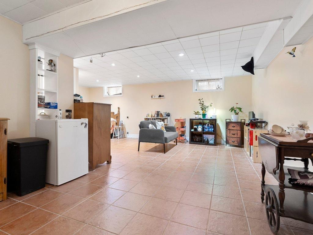 









4493


Rue Kingston

,
Pierrefonds-Roxboro (Montréal),




QC
H9A2T5

