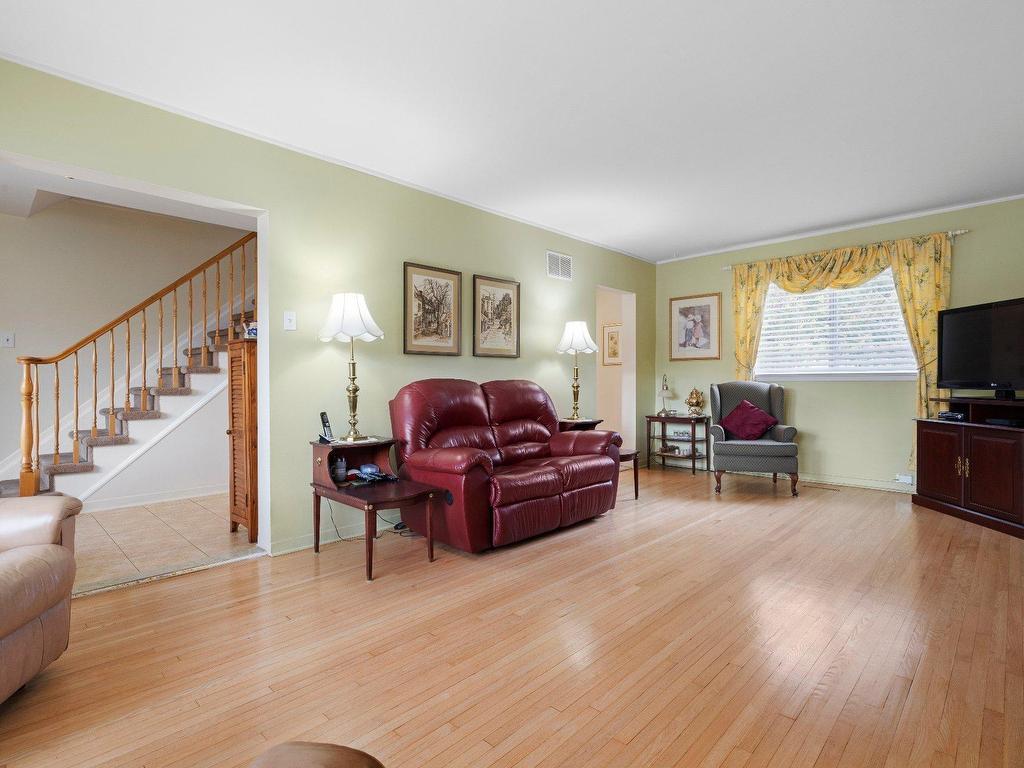 









4493


Rue Kingston

,
Pierrefonds-Roxboro (Montréal),




QC
H9A2T5

