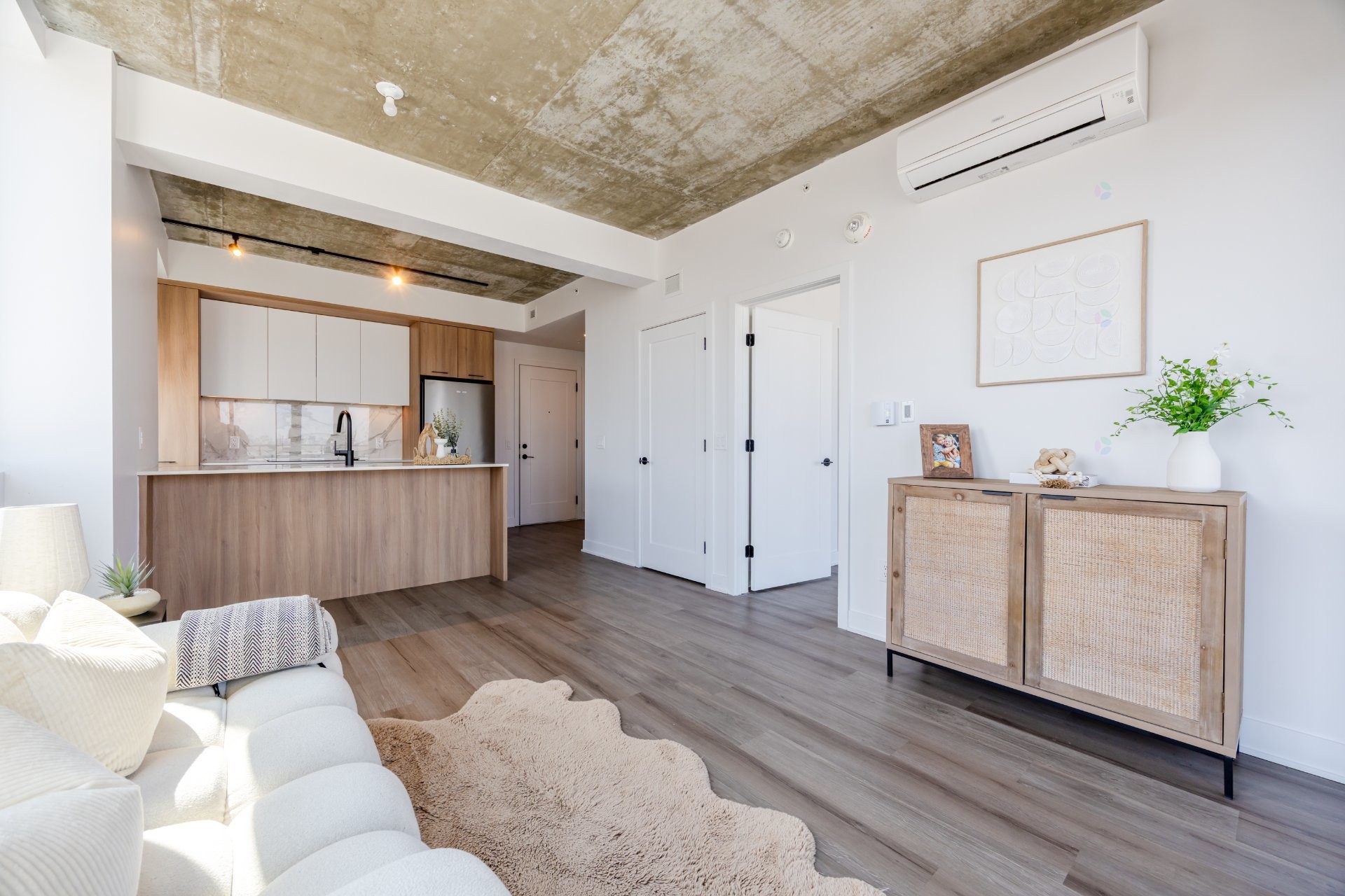 









2151


Rue Léger

, 1110,
Montréal (LaSalle),




QC
H8N0J3

