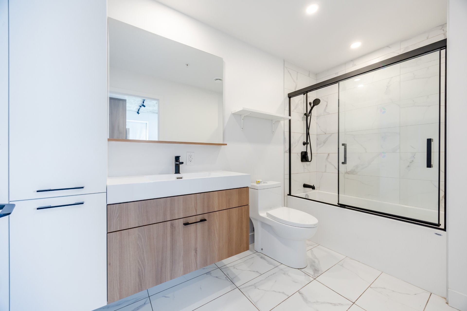 









2151


Rue Léger

, 1110,
Montréal (LaSalle),




QC
H8N0J3

