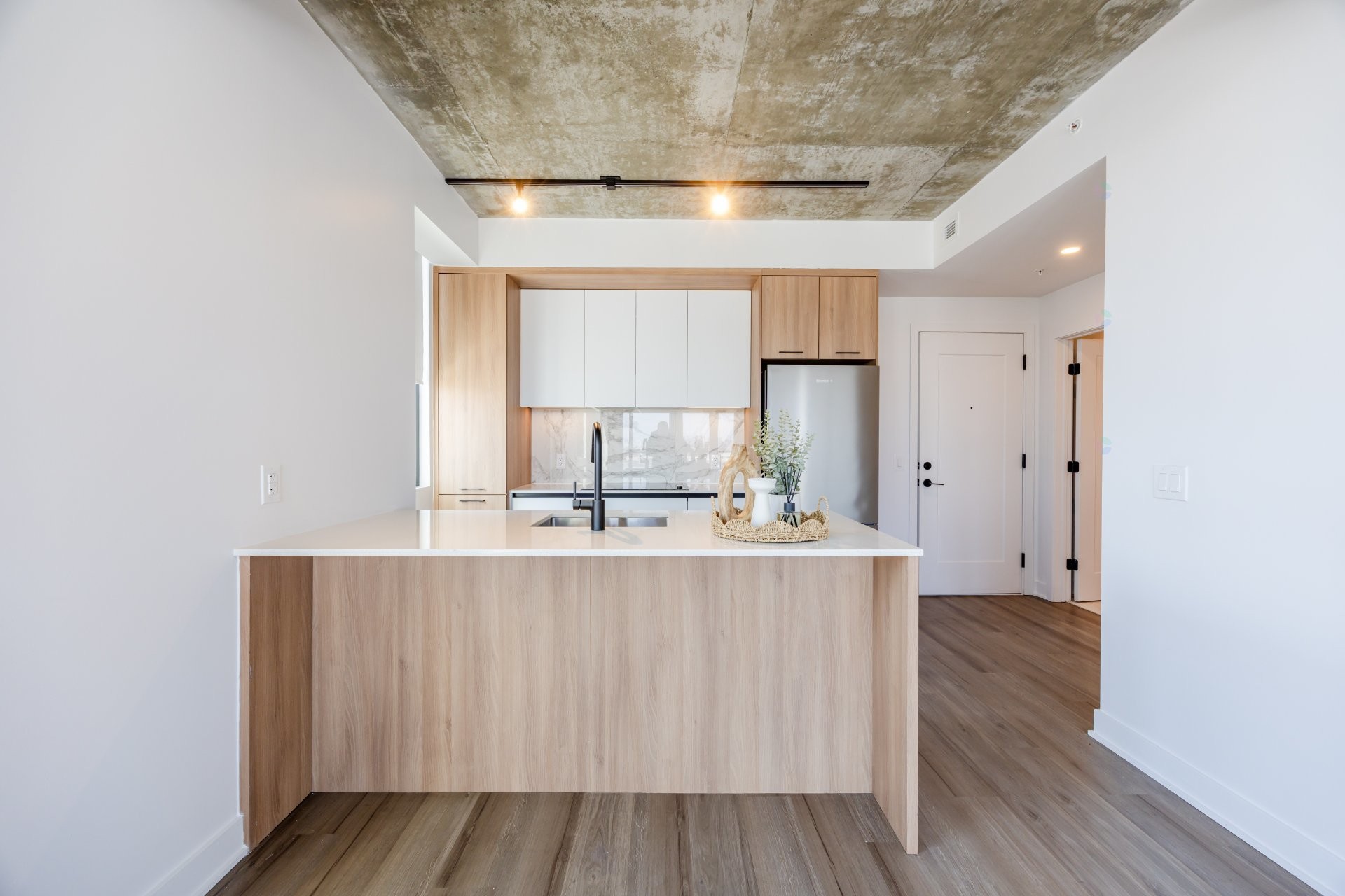 









2151


Rue Léger

, 1110,
Montréal (LaSalle),




QC
H8N0J3

