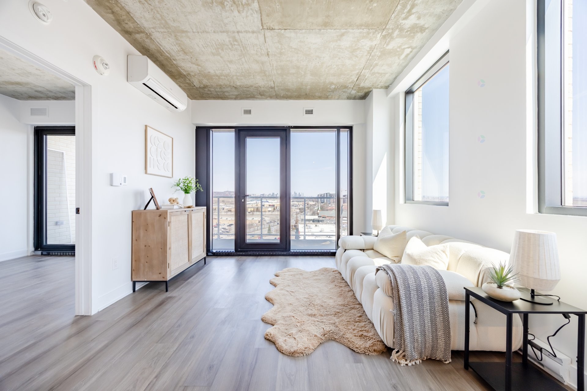 









2151


Rue Léger

, 1110,
Montréal (LaSalle),




QC
H8N0J3

