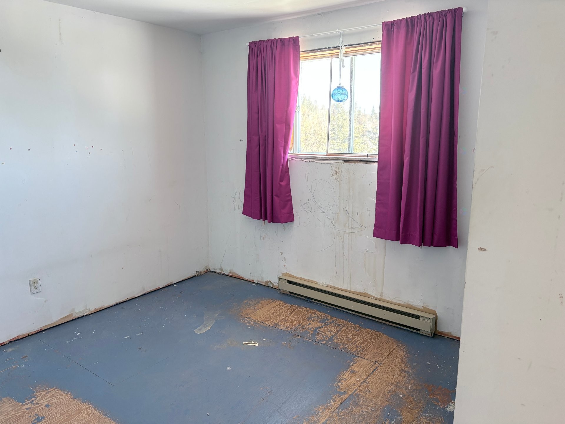 









605


Rue de la Mer

,
Sept-Îles,




QC
G0G2B0


