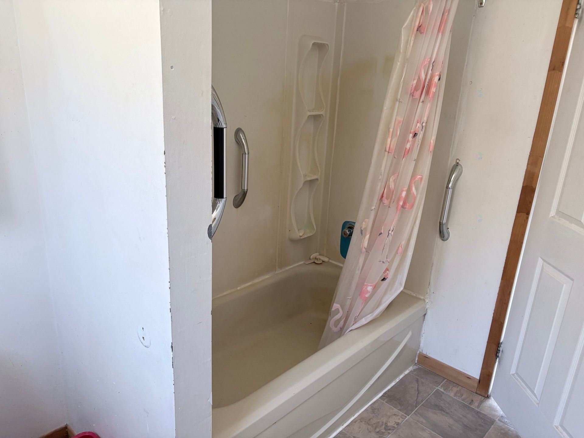 









605


Rue de la Mer

,
Sept-Îles,




QC
G0G2B0

