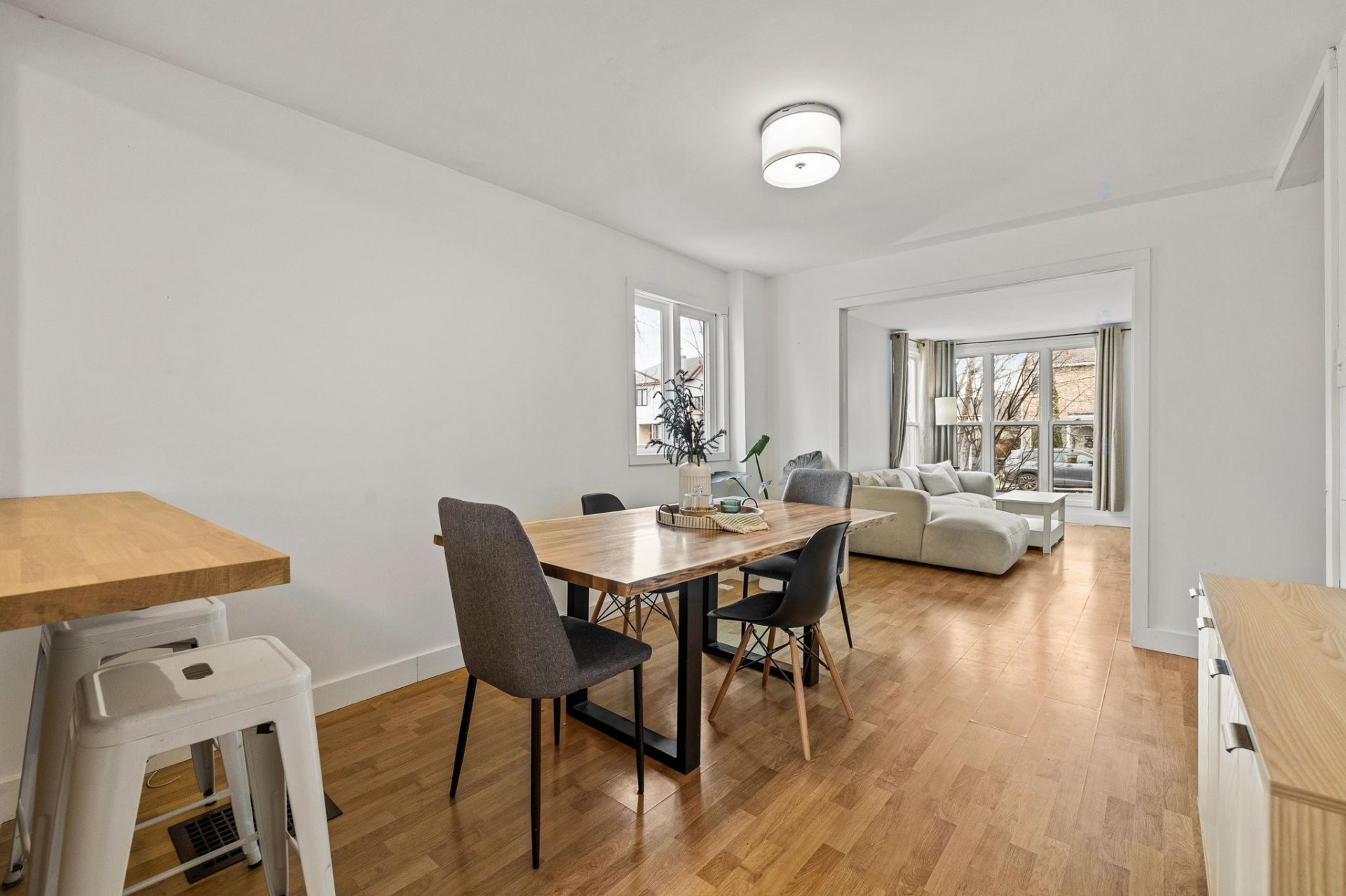 









112


Rue Fontaine

,
Gatineau (Hull),




QC
J8Y2C3

