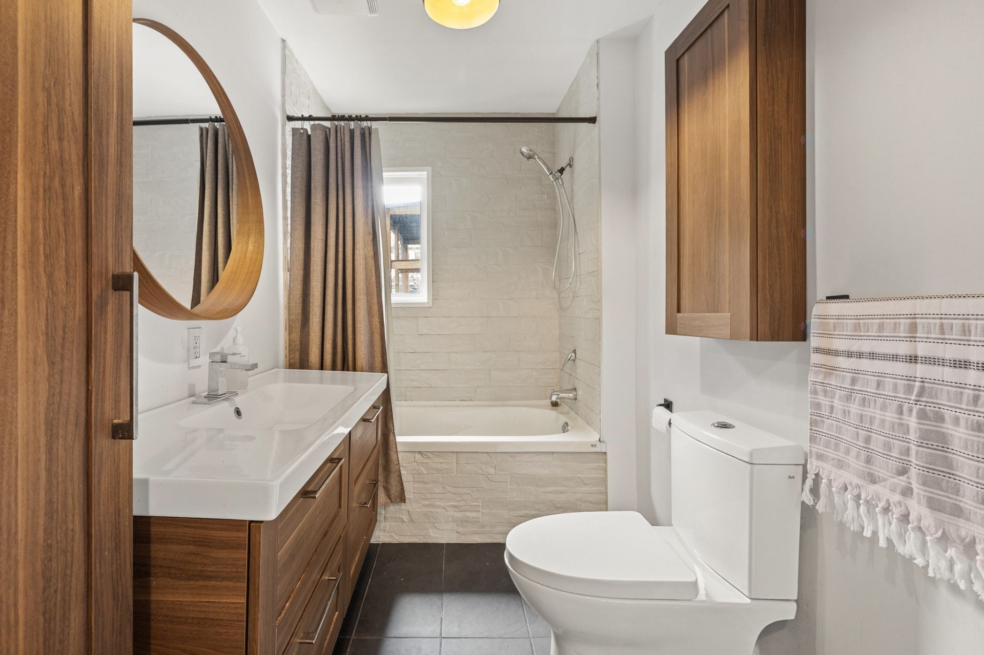 









112


Rue Fontaine

,
Gatineau (Hull),




QC
J8Y2C3

