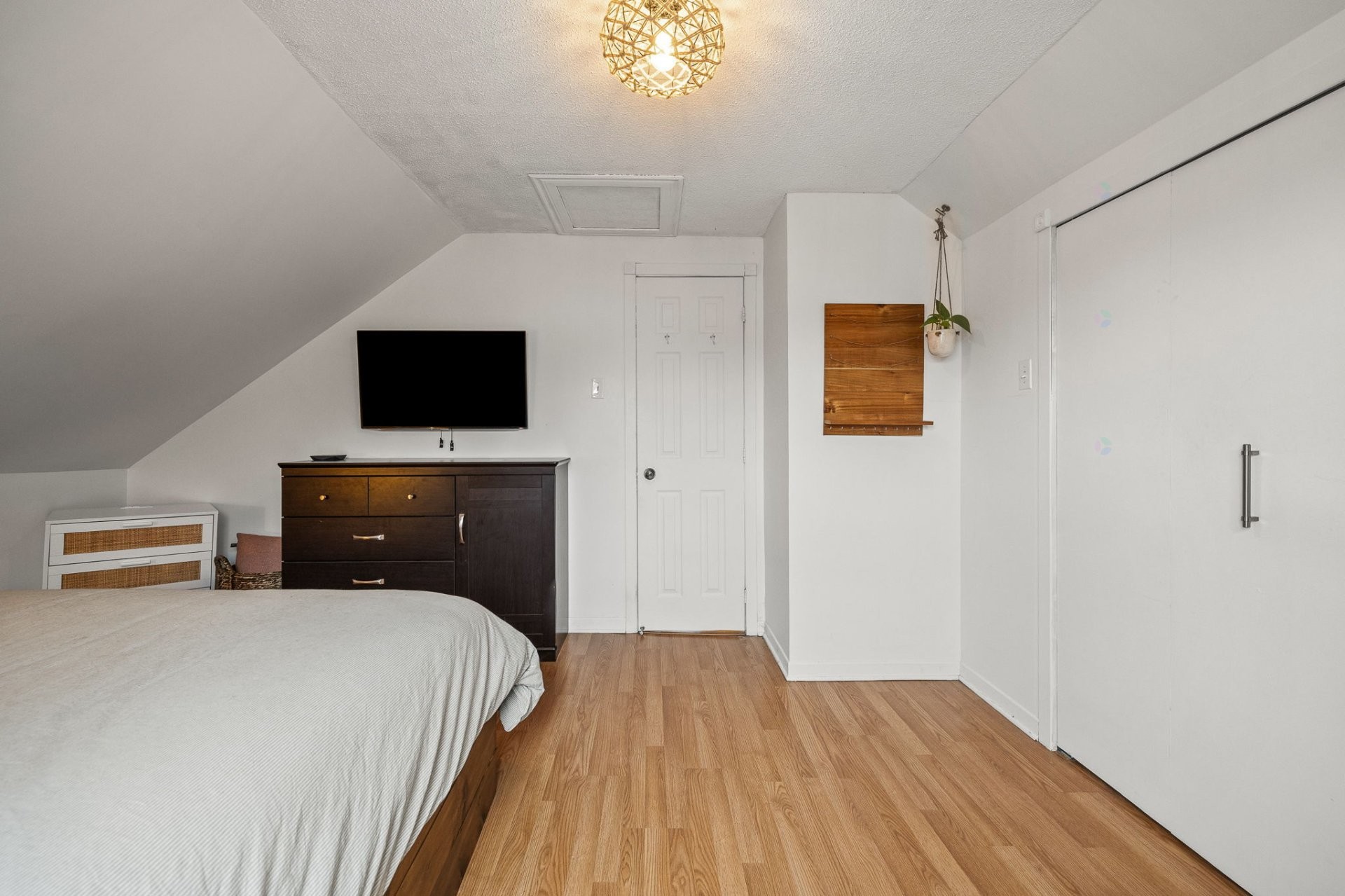 









112


Rue Fontaine

,
Gatineau (Hull),




QC
J8Y2C3

