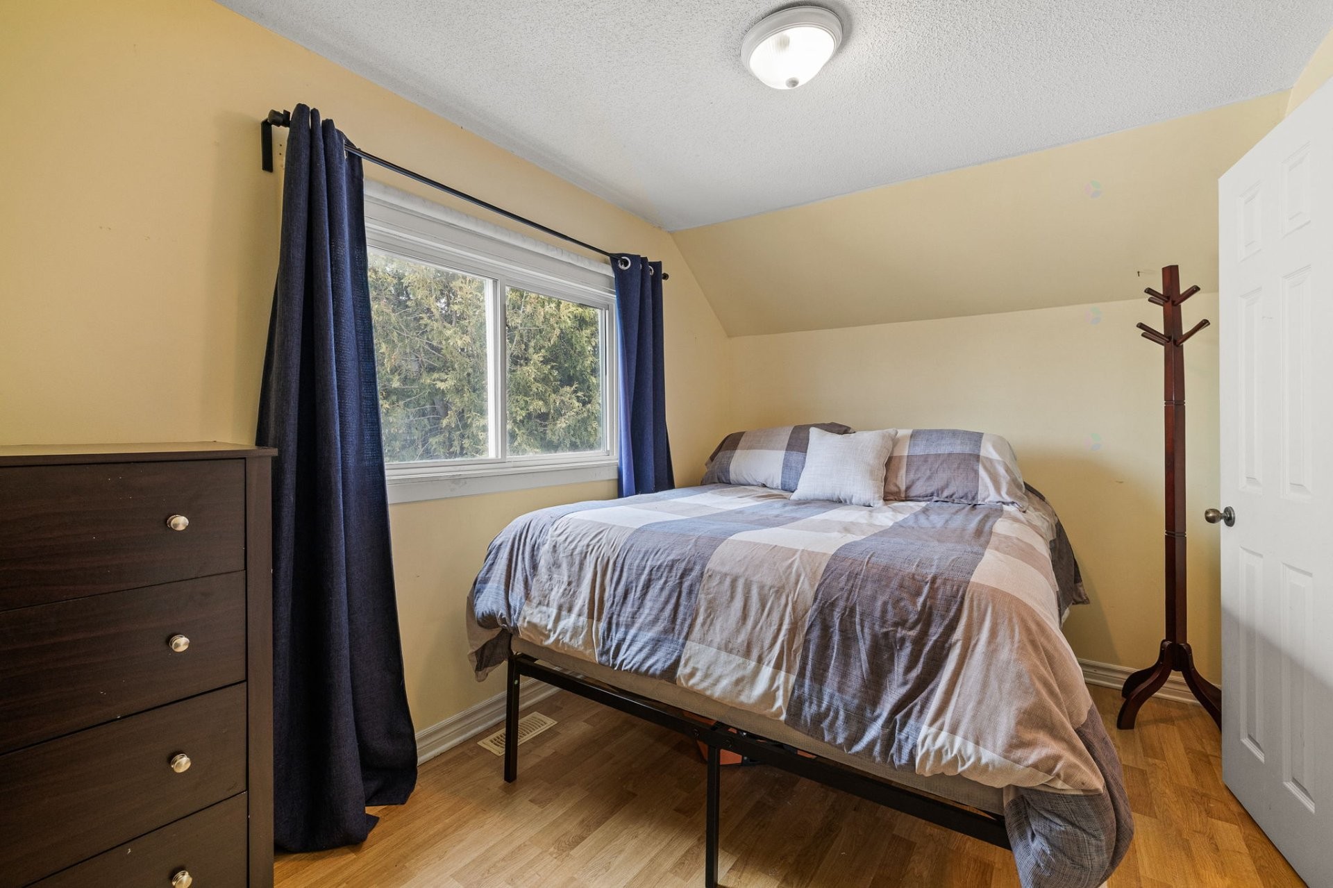 









112


Rue Fontaine

,
Gatineau (Hull),




QC
J8Y2C3

