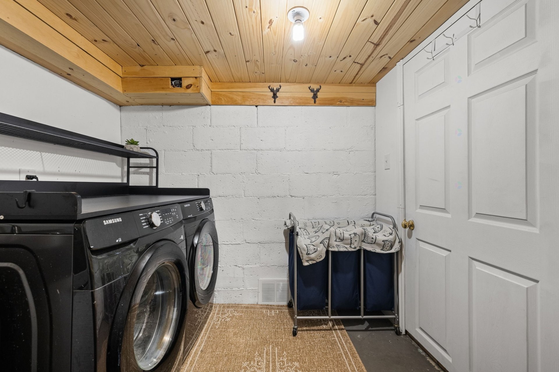 









112


Rue Fontaine

,
Gatineau (Hull),




QC
J8Y2C3

