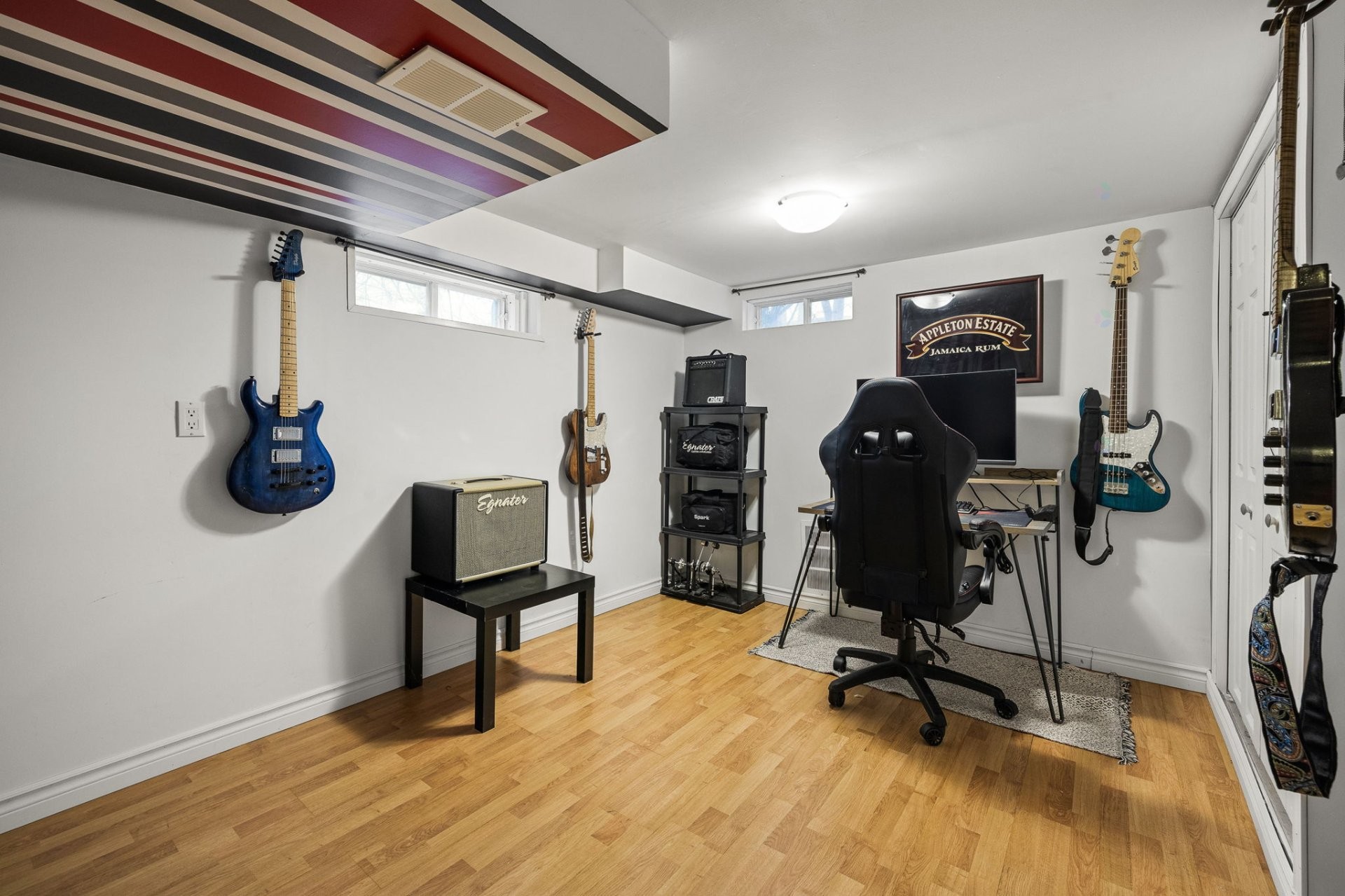 









112


Rue Fontaine

,
Gatineau (Hull),




QC
J8Y2C3


