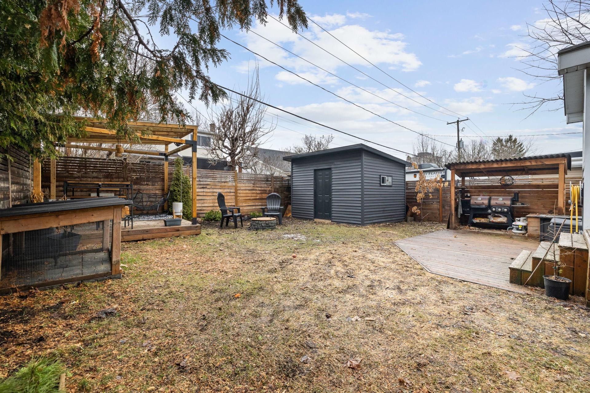 









112


Rue Fontaine

,
Gatineau (Hull),




QC
J8Y2C3

