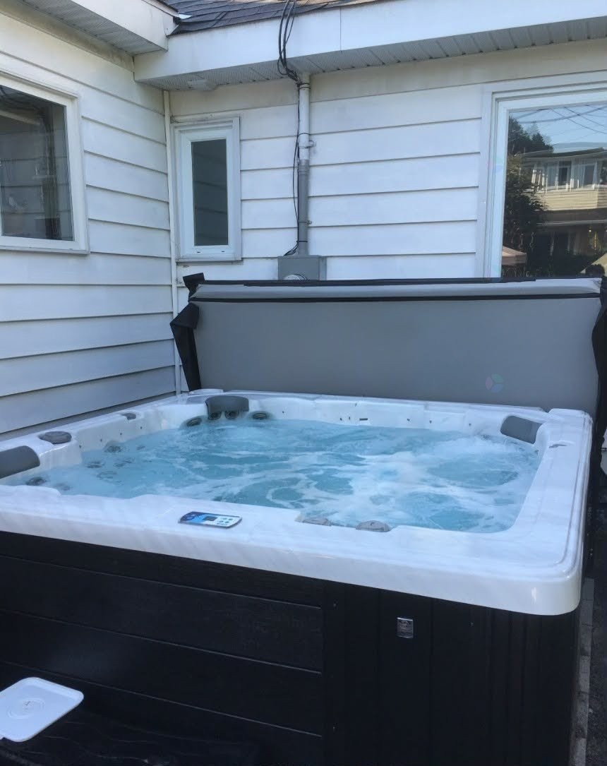 









112


Rue Fontaine

,
Gatineau (Hull),




QC
J8Y2C3

