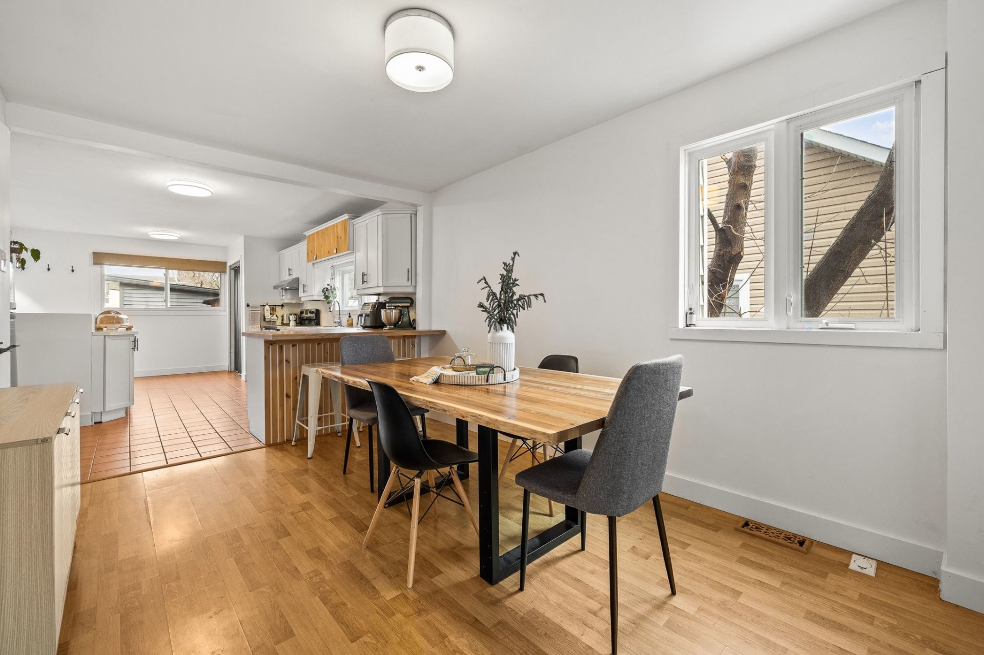 









112


Rue Fontaine

,
Gatineau (Hull),




QC
J8Y2C3

