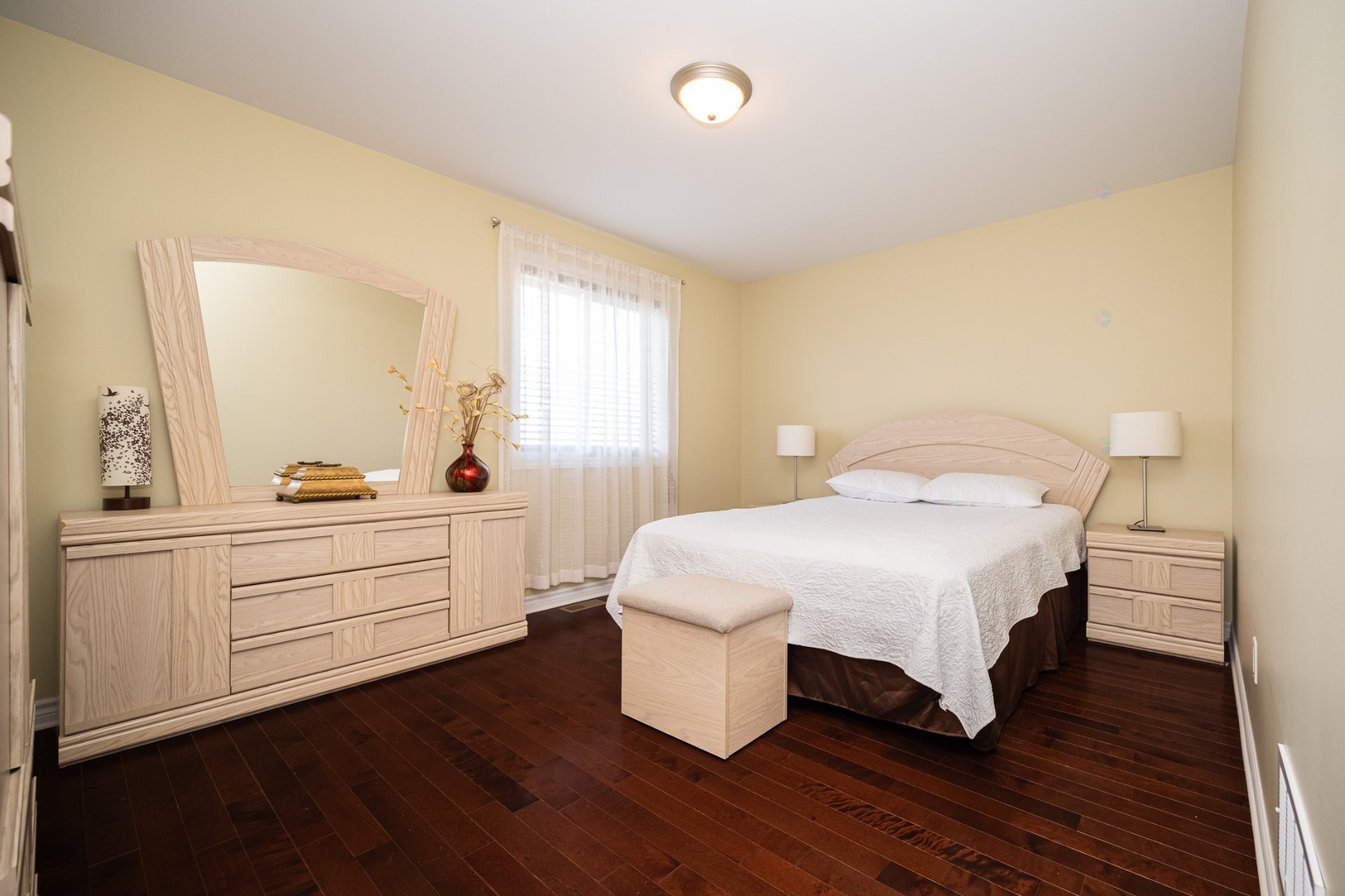 









4665


Rue Gaston-Chapleau

,
Laval (Chomedey),




QC
H7W0B5

