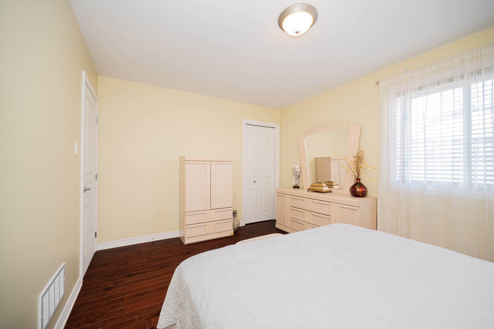 









4665


Rue Gaston-Chapleau

,
Laval (Chomedey),




QC
H7W0B5

