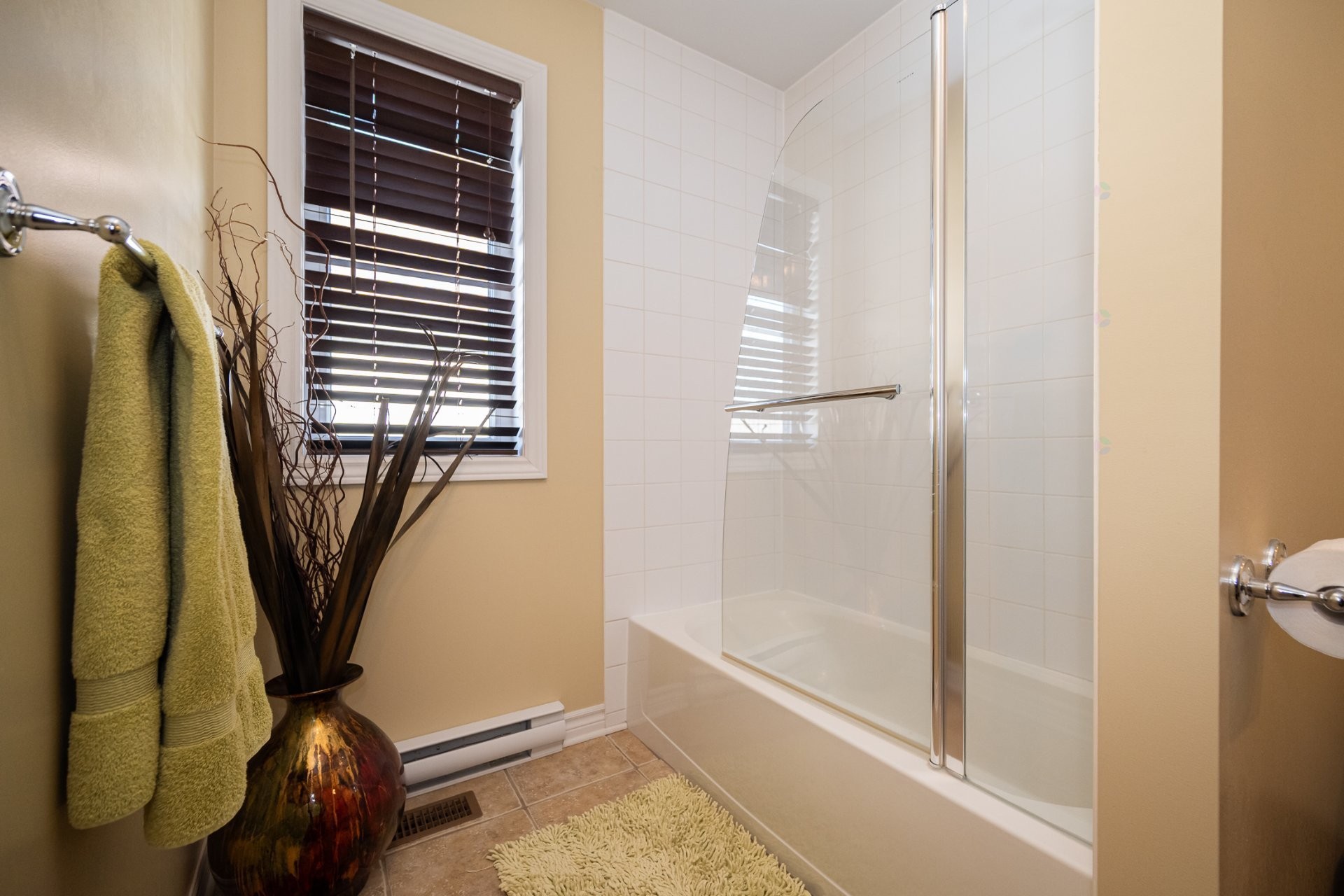 









4665


Rue Gaston-Chapleau

,
Laval (Chomedey),




QC
H7W0B5

