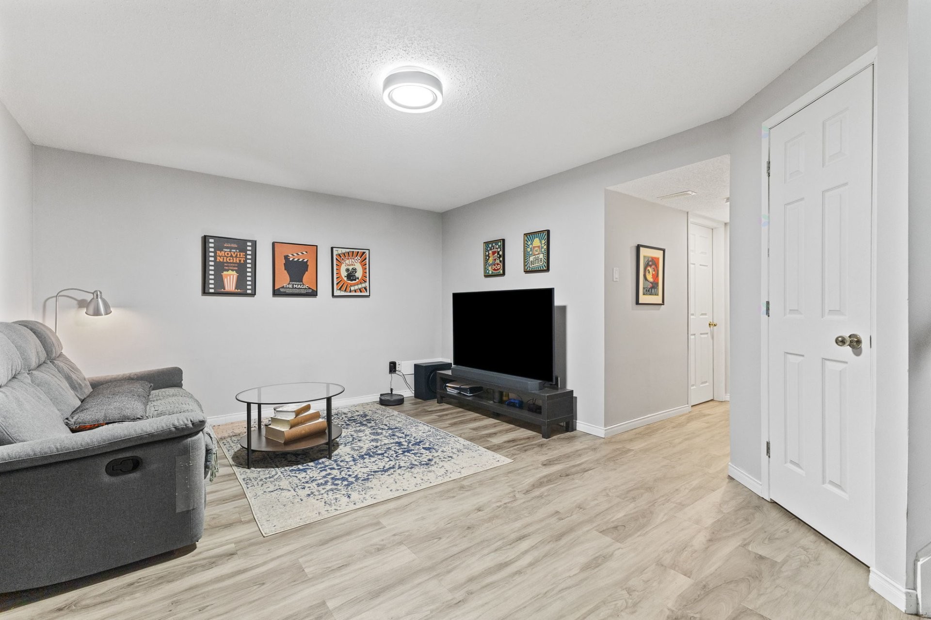 









526


Rue Davidson E.

,
Gatineau (Gatineau),




QC
J8R2V8

