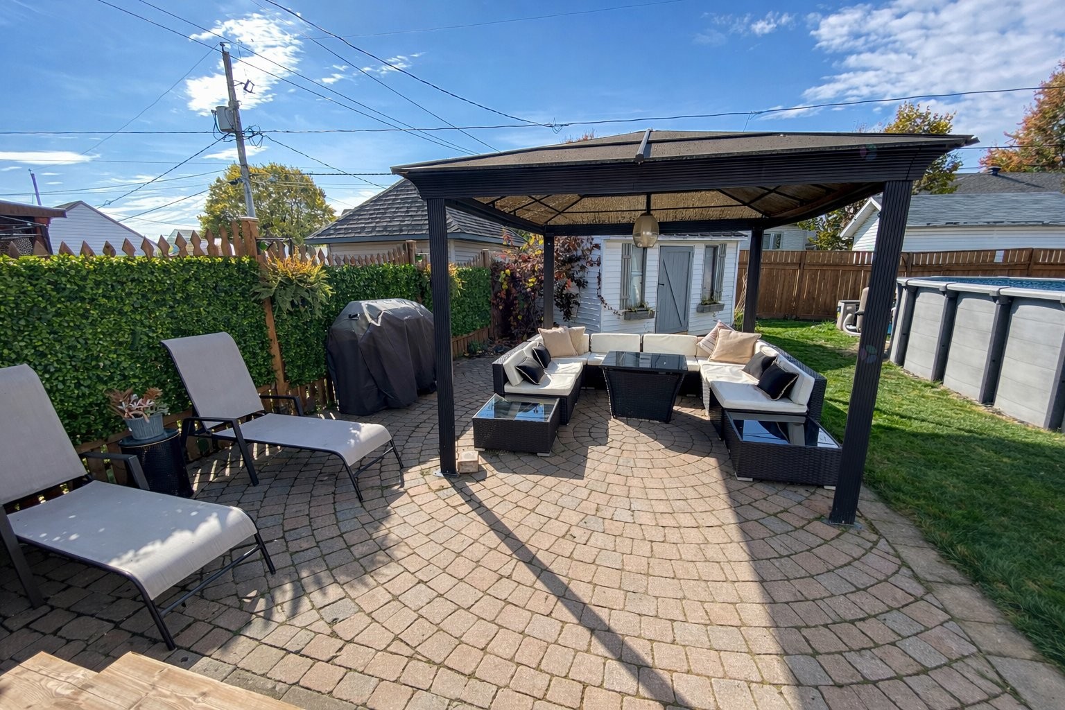 









526


Rue Davidson E.

,
Gatineau (Gatineau),




QC
J8R2V8

