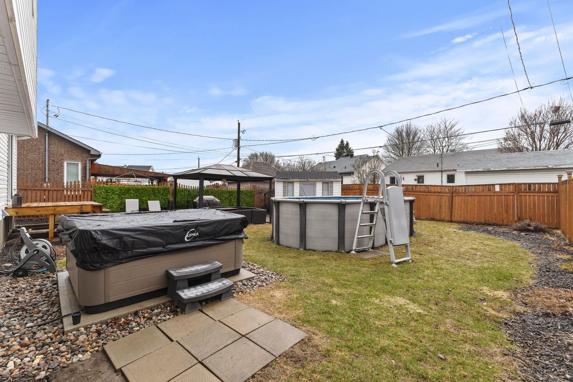









526


Rue Davidson E.

,
Gatineau (Gatineau),




QC
J8R2V8


