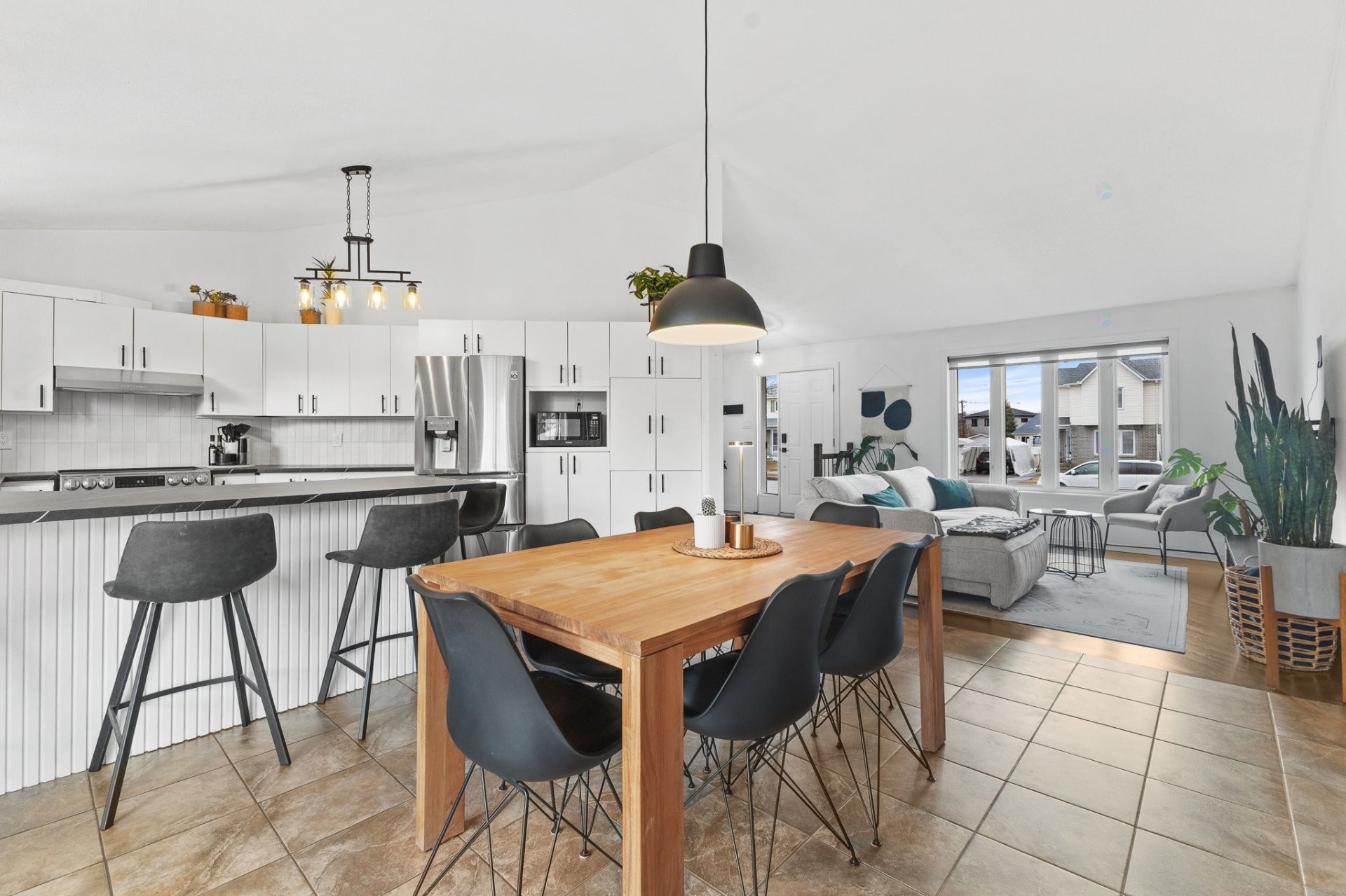 









526


Rue Davidson E.

,
Gatineau (Gatineau),




QC
J8R2V8

