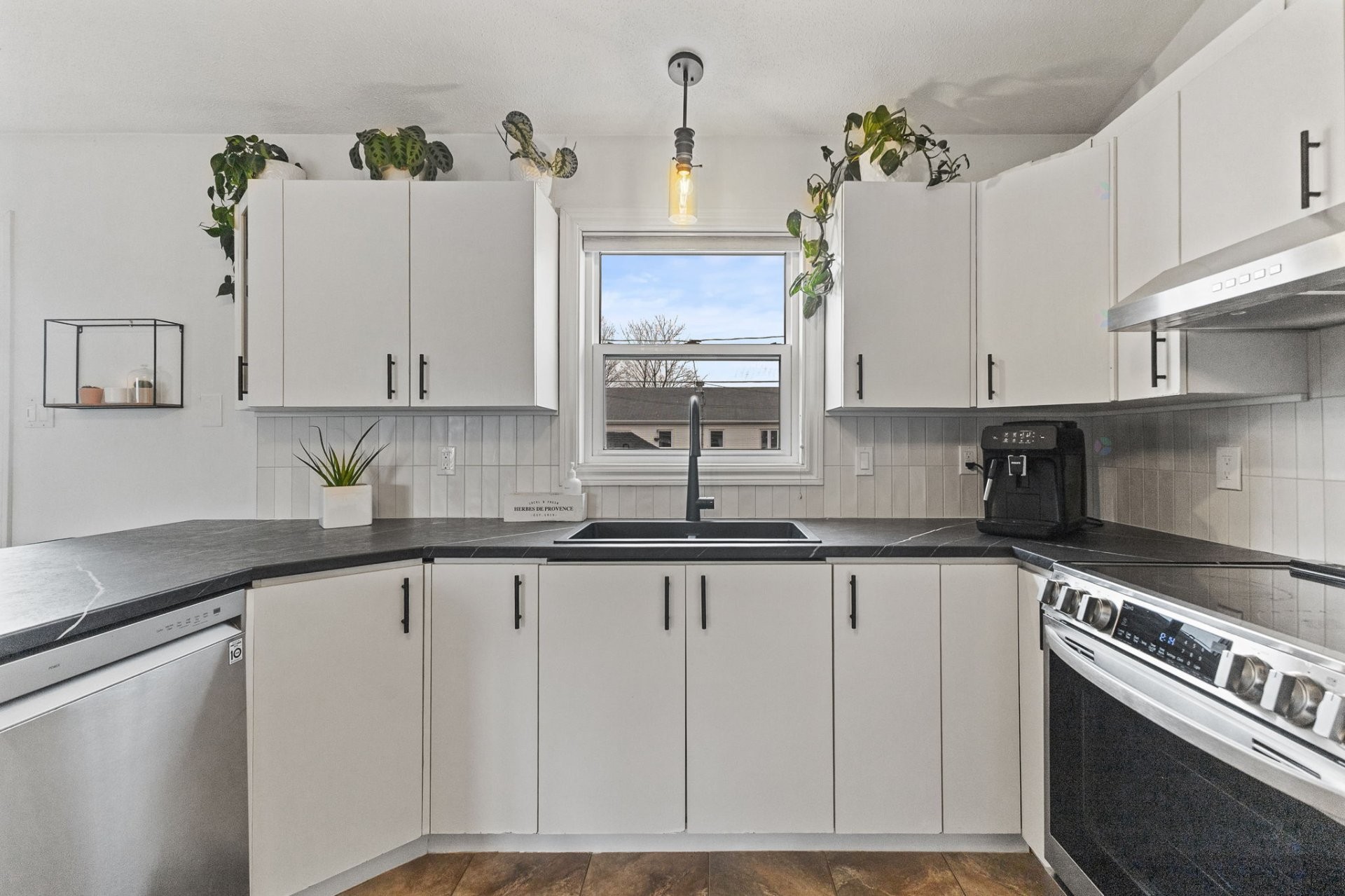 









526


Rue Davidson E.

,
Gatineau (Gatineau),




QC
J8R2V8


