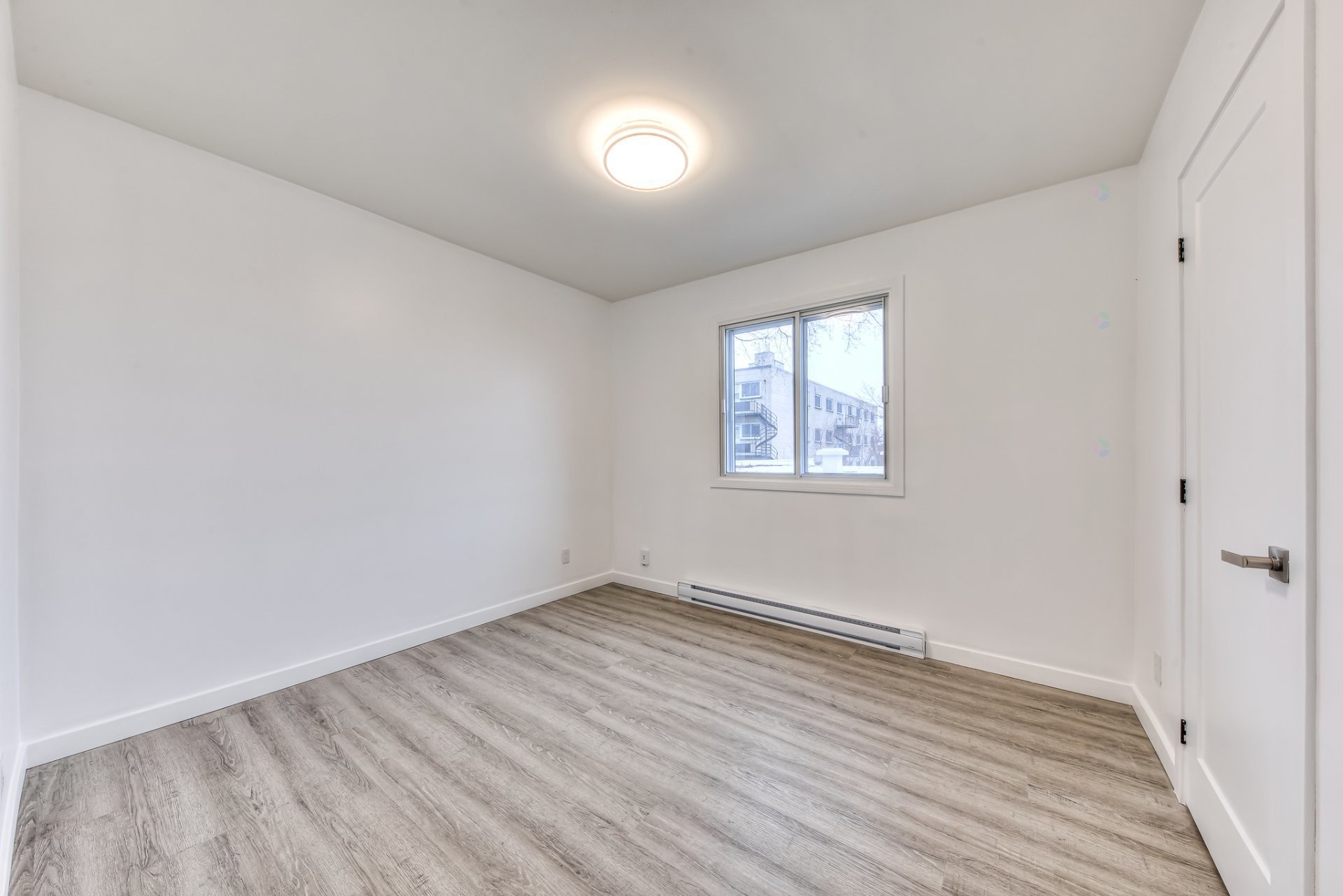 









150


18e Avenue

, 12,
Montréal (Lachine),




QC
H8S3P7

