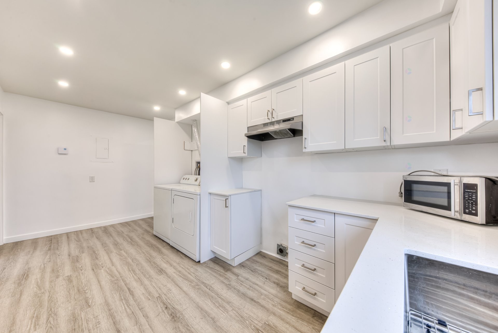 









150


18e Avenue

, 12,
Montréal (Lachine),




QC
H8S3P7

