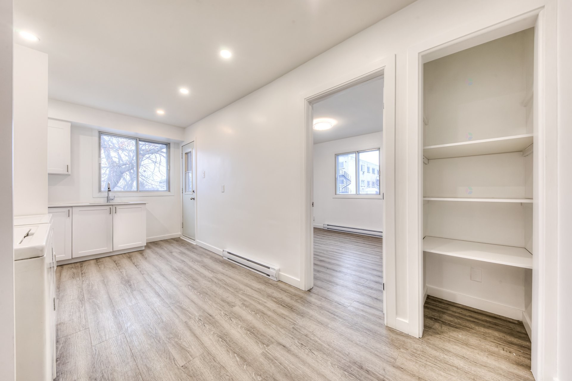 









150


18e Avenue

, 12,
Montréal (Lachine),




QC
H8S3P7

