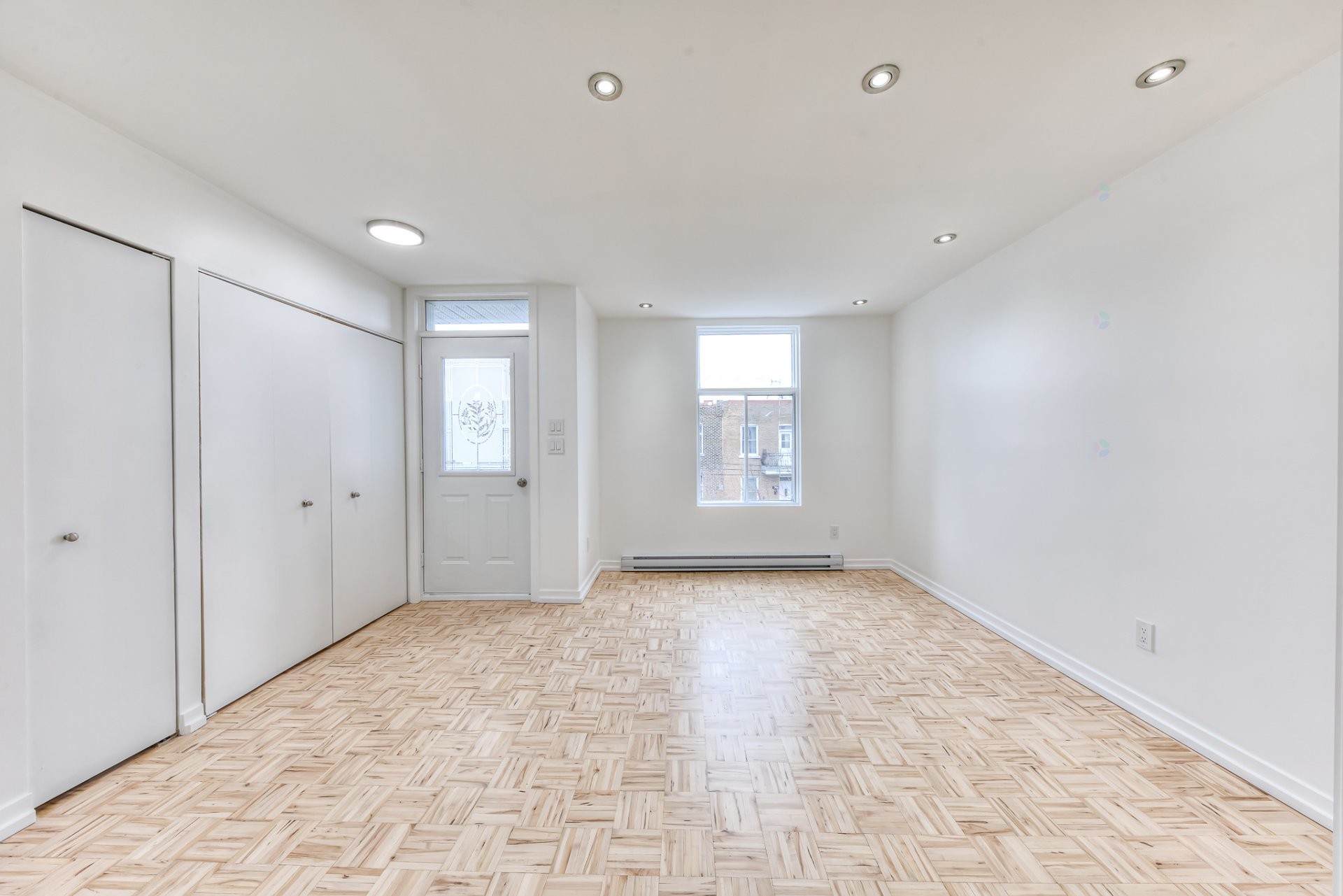 









389


3e Avenue

,
Montréal (Verdun/Île-des-Soeurs),




QC
H4G2X3

