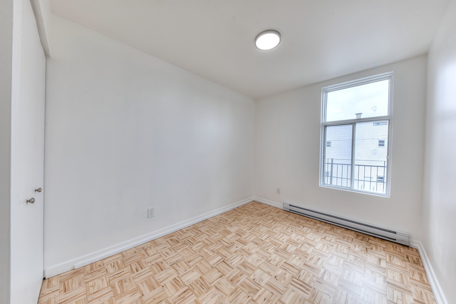 









389


3e Avenue

,
Montréal (Verdun/Île-des-Soeurs),




QC
H4G2X3

