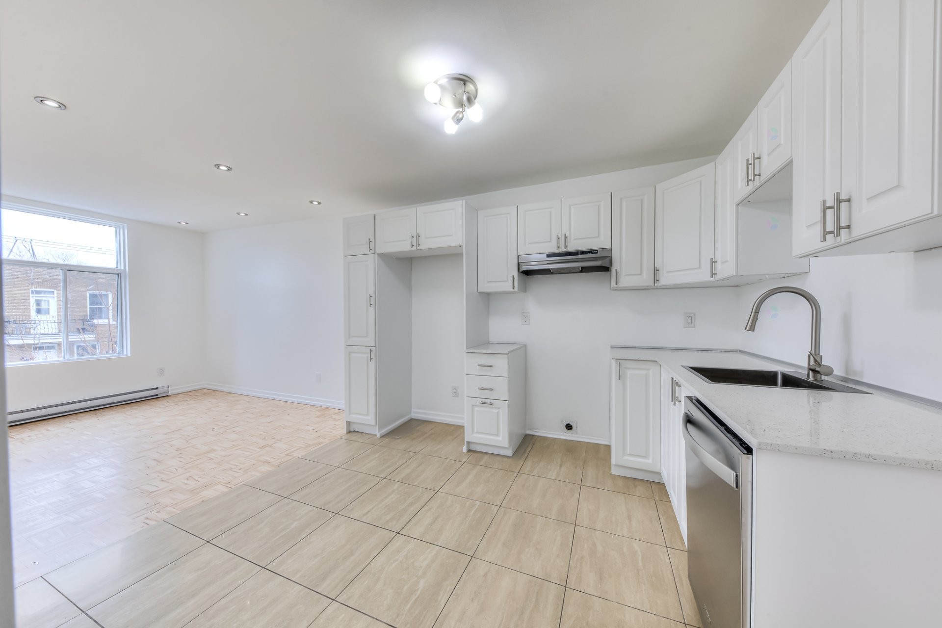 









389


3e Avenue

,
Montréal (Verdun/Île-des-Soeurs),




QC
H4G2X3

