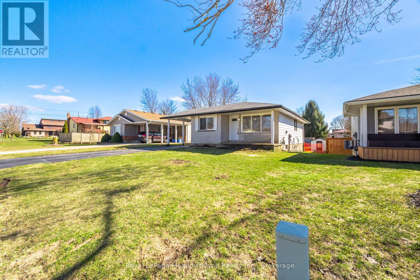 












680 RAGLAN STREET

,
Minto,




Ontario
N0G2P0

