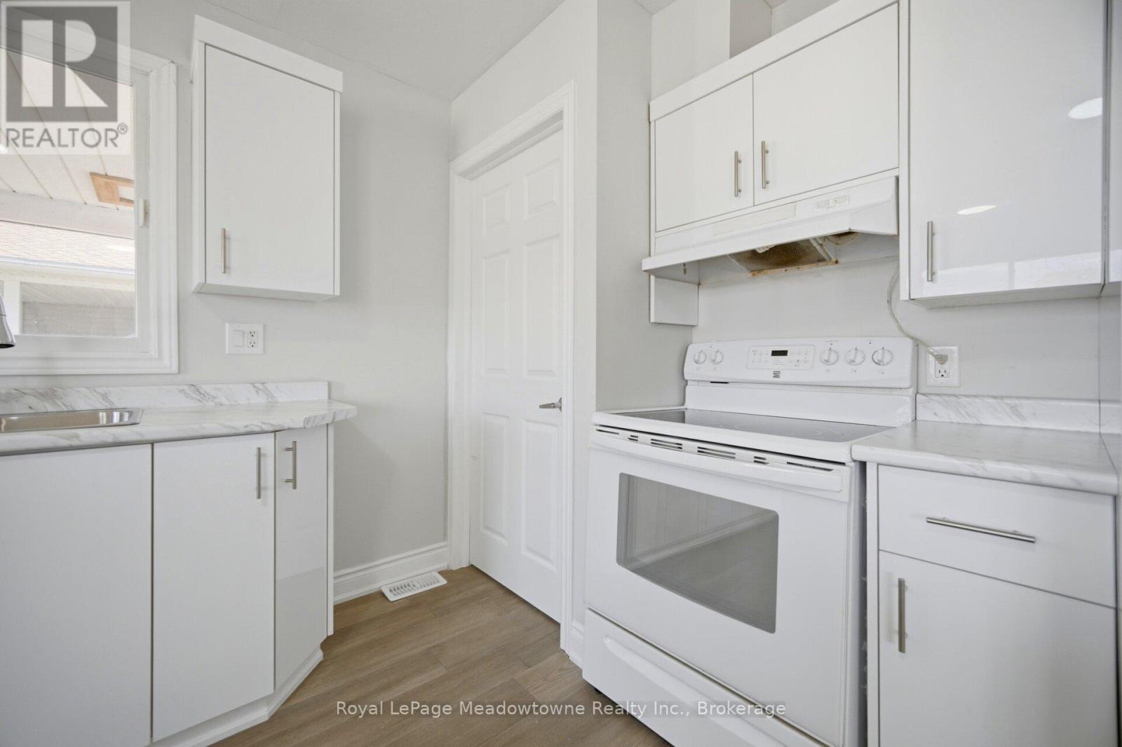 












680 RAGLAN STREET

,
Minto,




Ontario
N0G2P0

