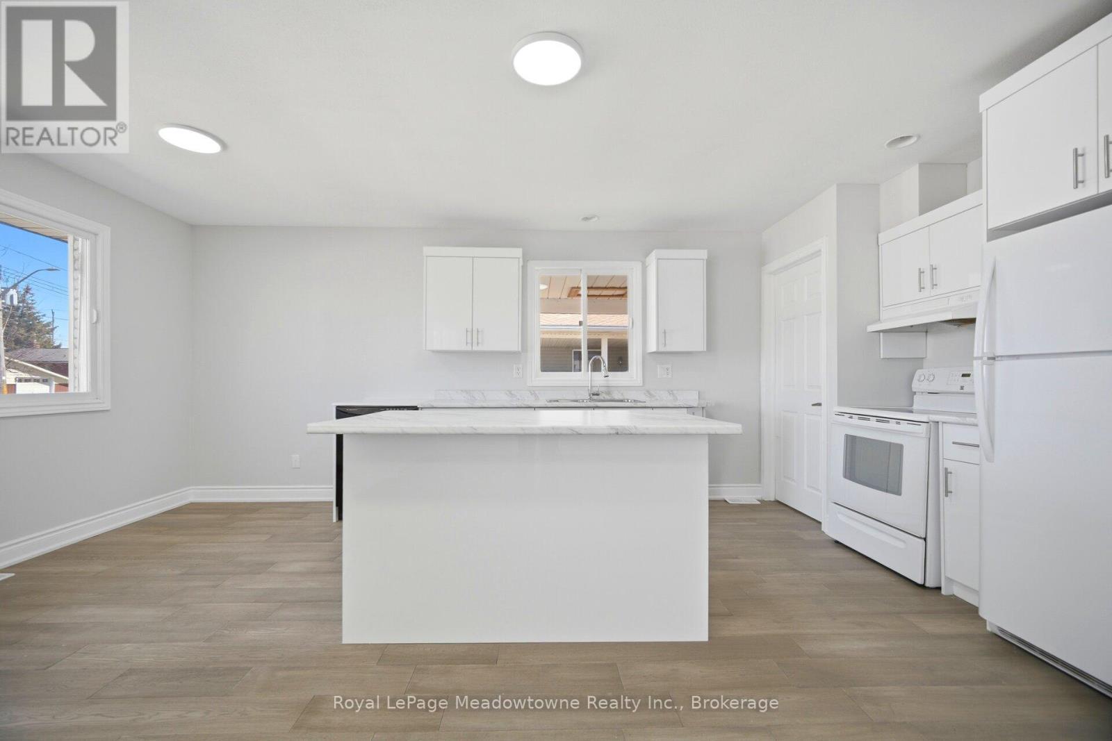 












680 RAGLAN STREET

,
Minto,




Ontario
N0G2P0

